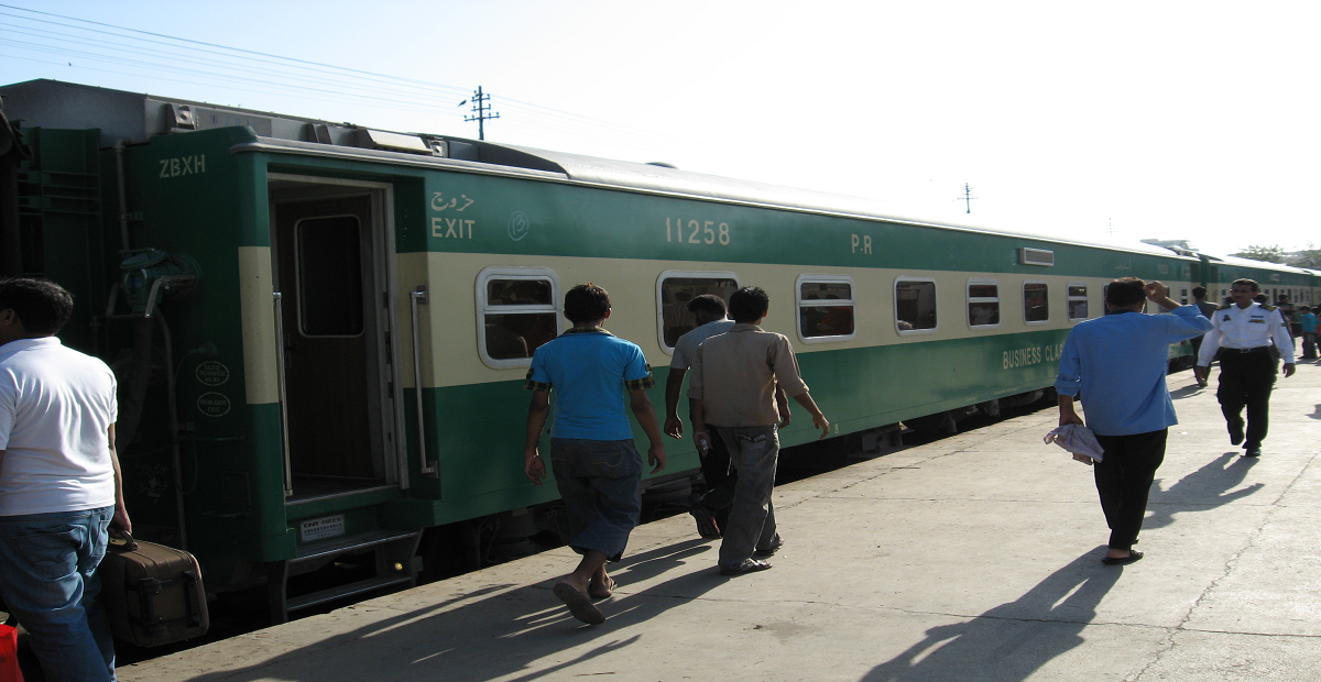 Karachi To Shorkot Train Timing Fare & online Booking