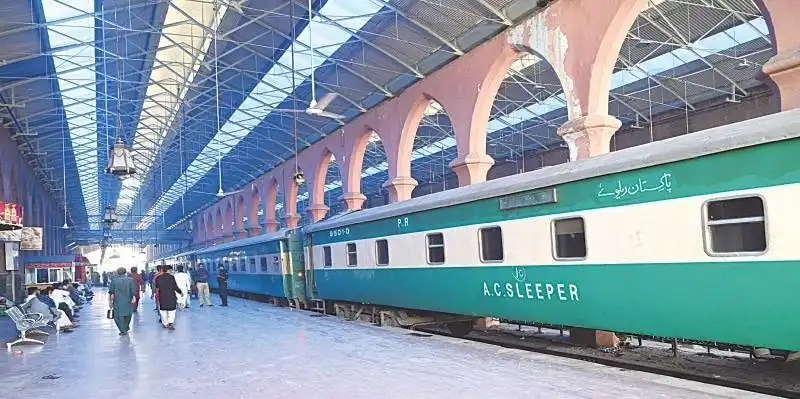 Pakistan Railways announces increase in train fares
